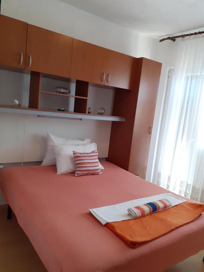 Luminaria Solis Vacation Home Rogoznica  Bagian luar foto