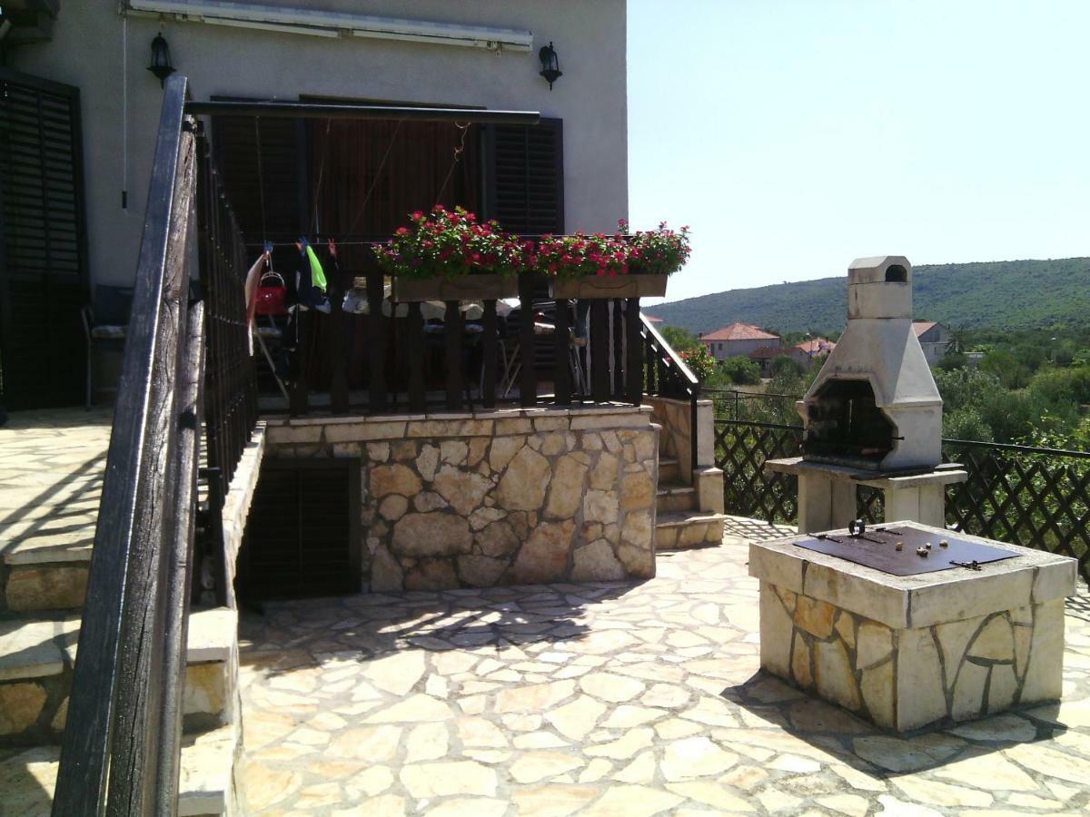 Luminaria Solis Vacation Home Rogoznica  Bagian luar foto