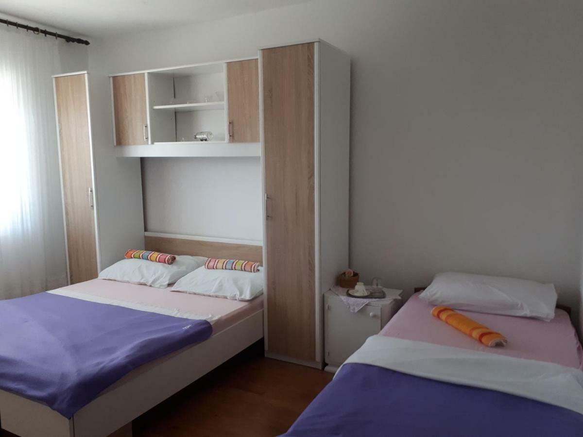 Luminaria Solis Vacation Home Rogoznica  Bagian luar foto