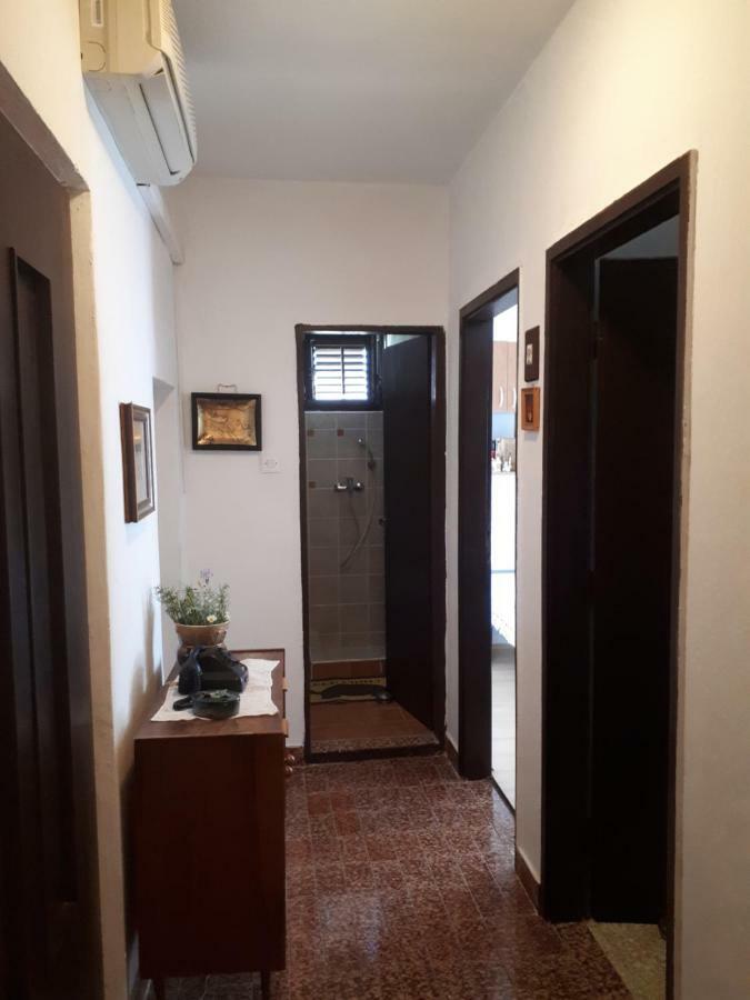 Luminaria Solis Vacation Home Rogoznica  Bagian luar foto