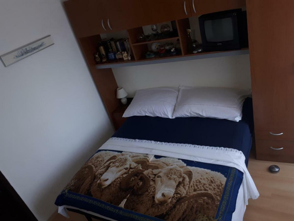 Luminaria Solis Vacation Home Rogoznica  Bagian luar foto