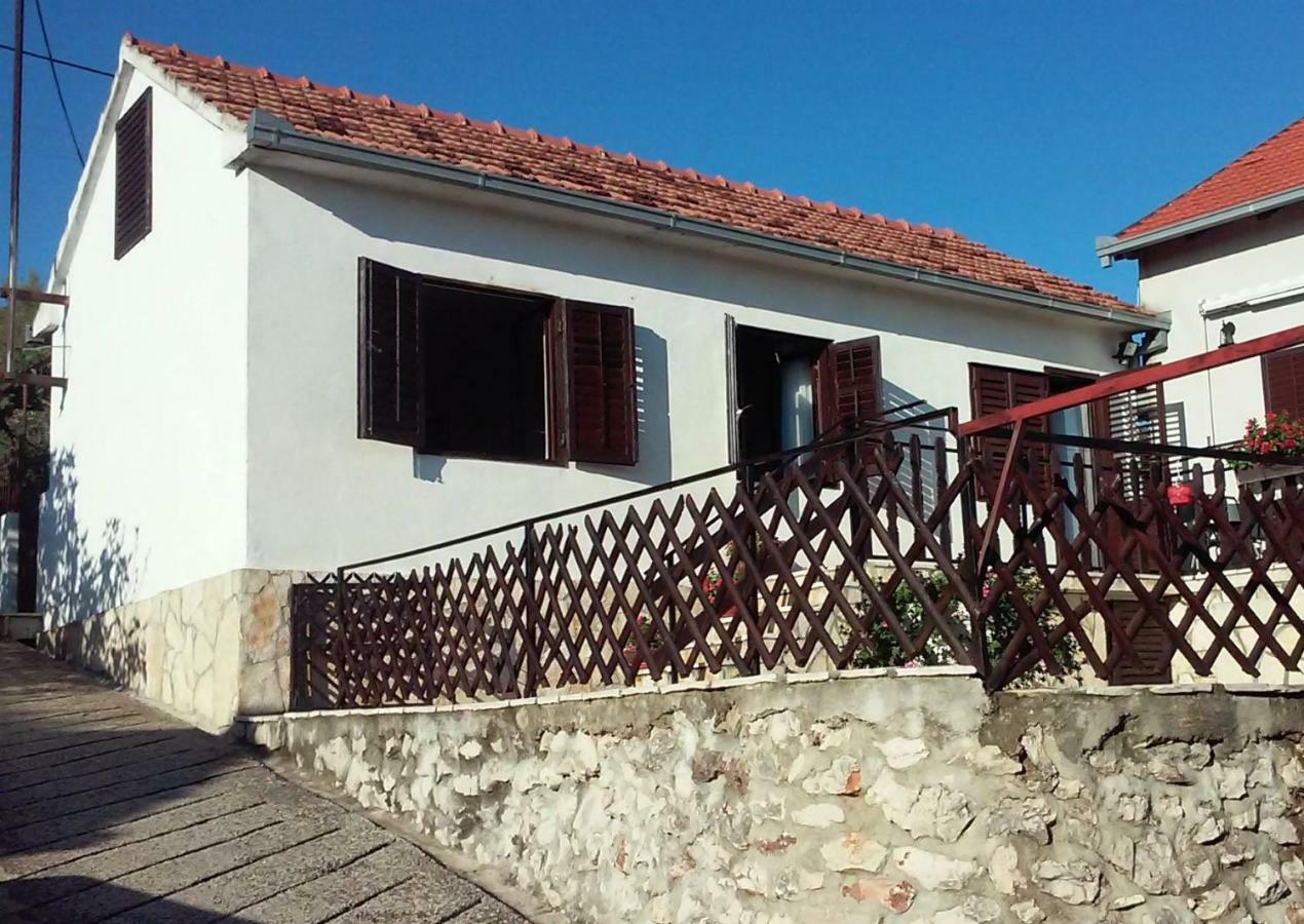 Luminaria Solis Vacation Home Rogoznica  Bagian luar foto