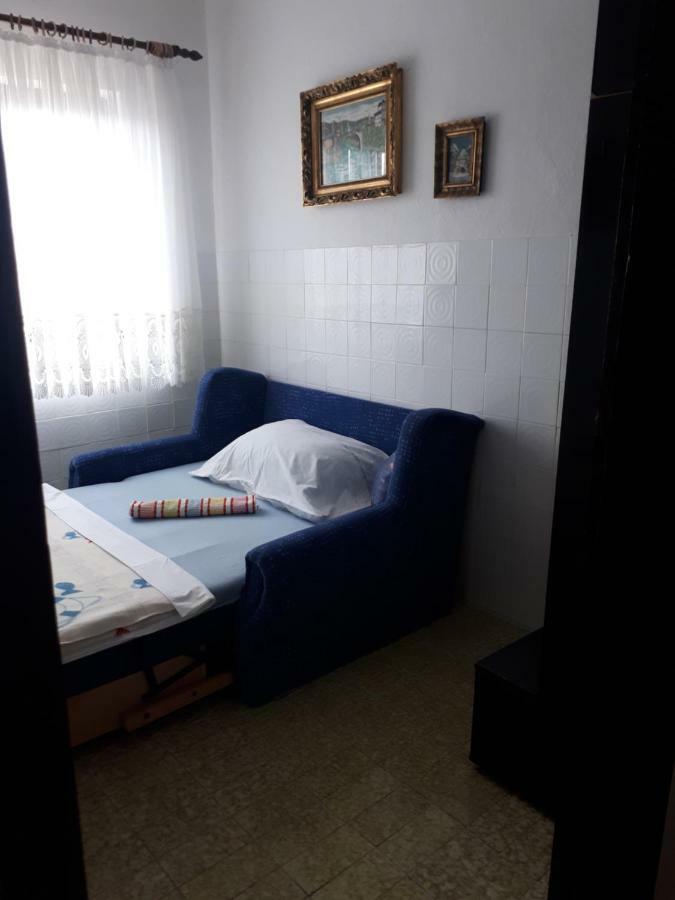 Luminaria Solis Vacation Home Rogoznica  Bagian luar foto