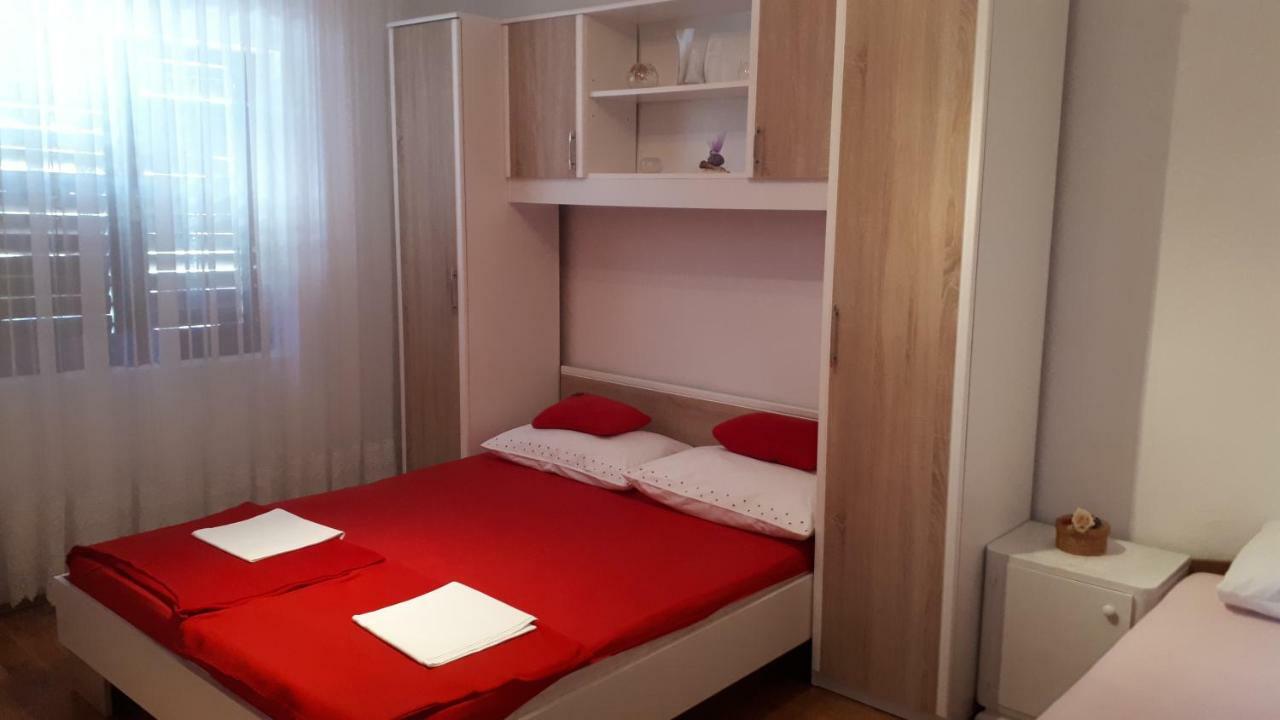 Luminaria Solis Vacation Home Rogoznica  Bagian luar foto