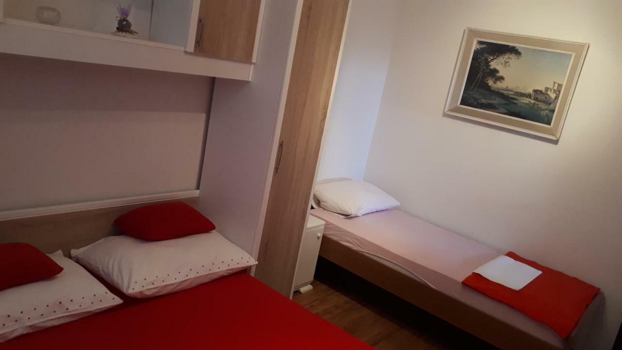 Luminaria Solis Vacation Home Rogoznica  Bagian luar foto